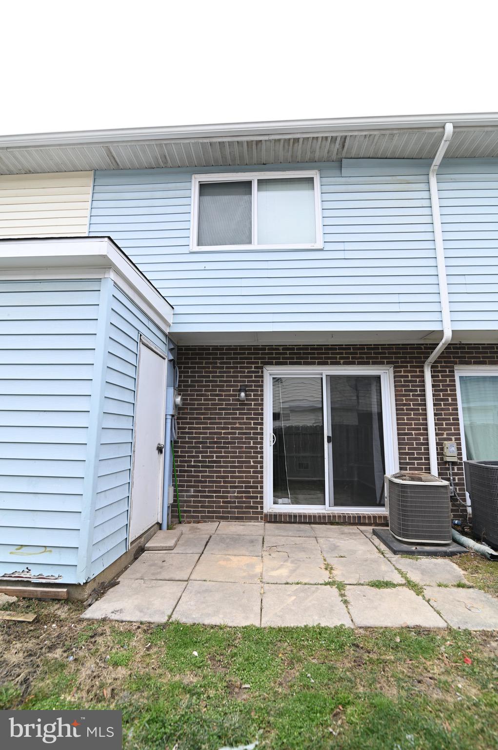 OAK MANOR TWN HSE CONDO - Residential Lease