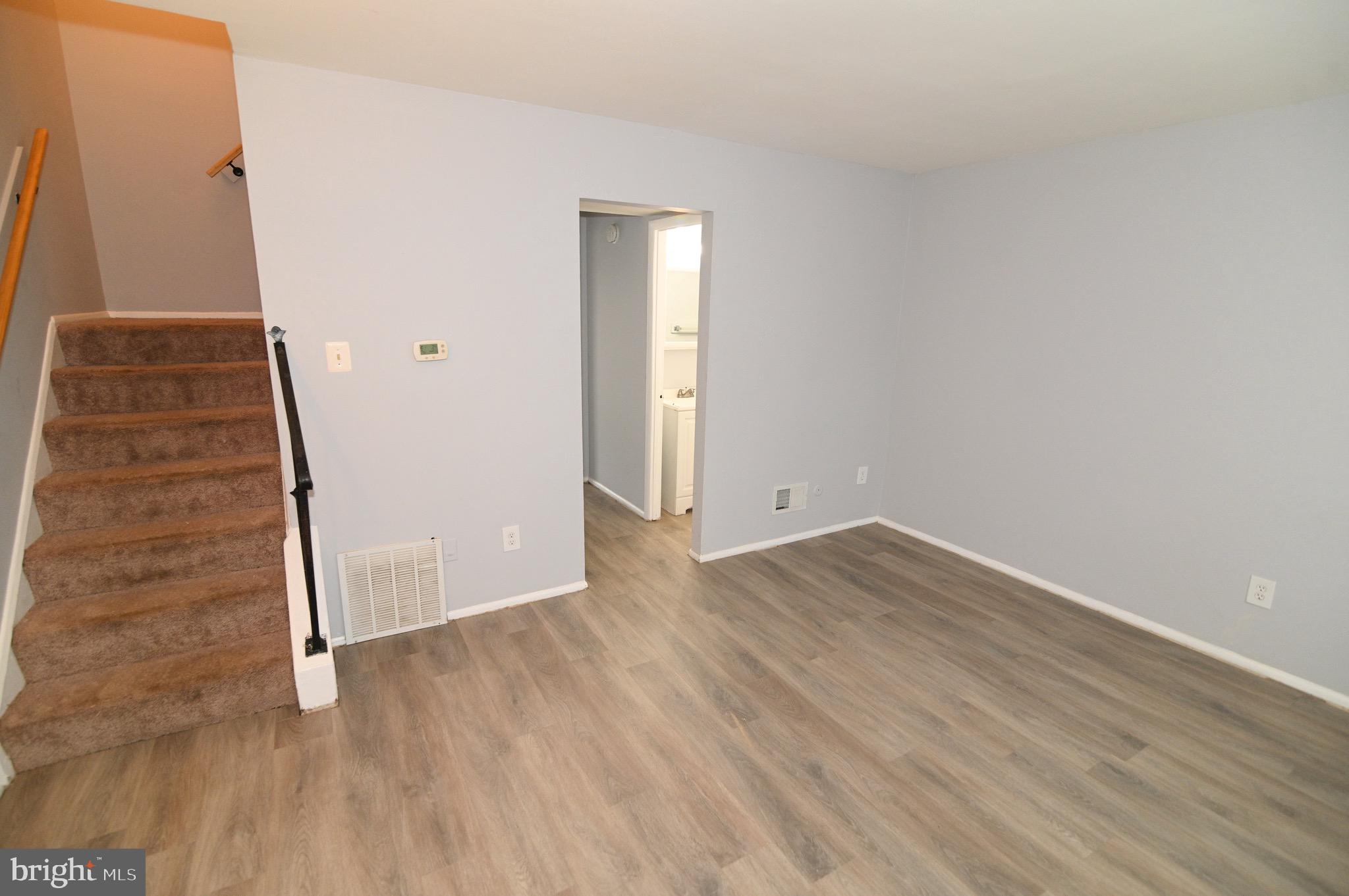 OAK MANOR TWN HSE CONDO - Residential Lease