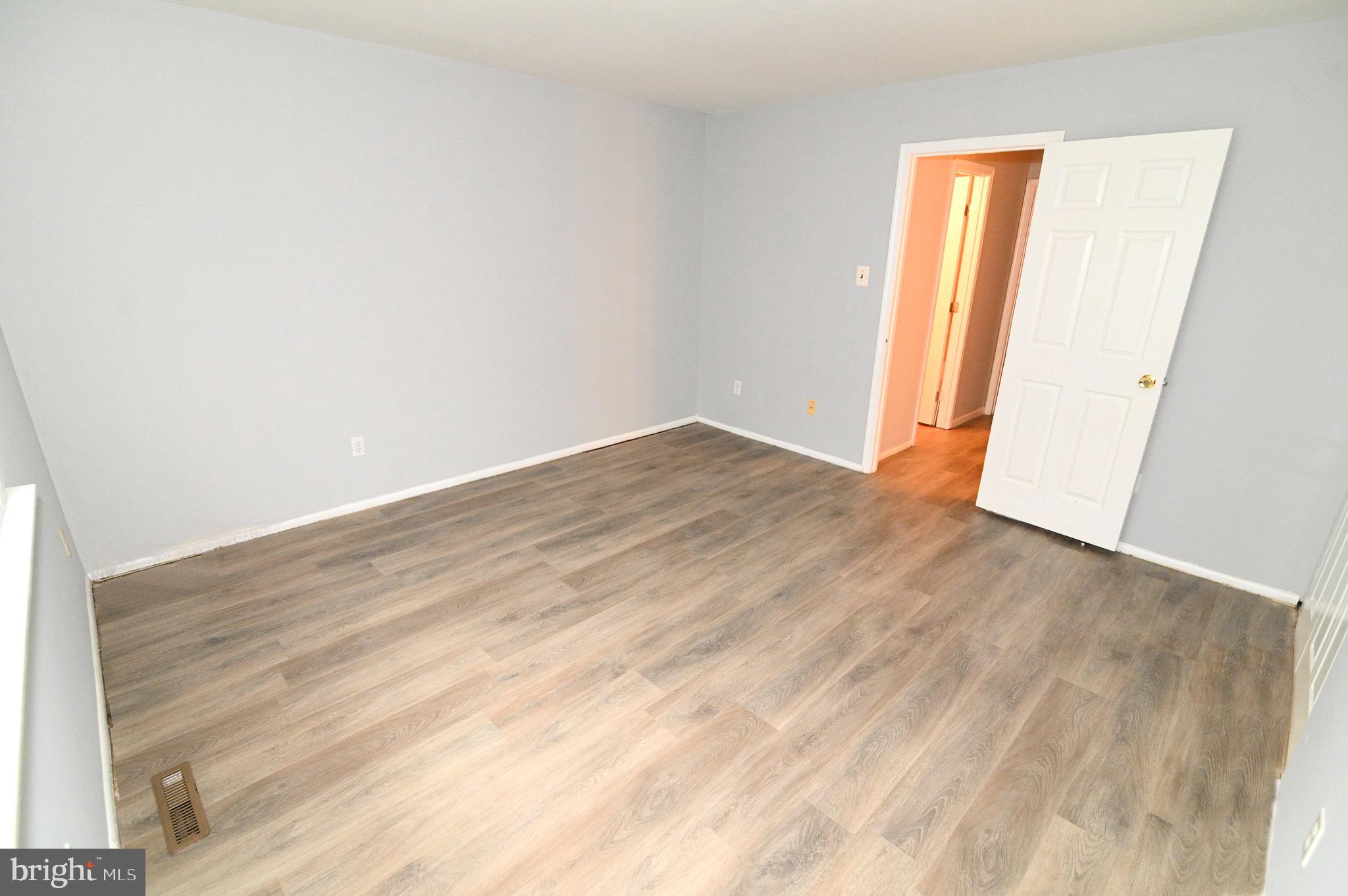 OAK MANOR TWN HSE CONDO - Residential Lease