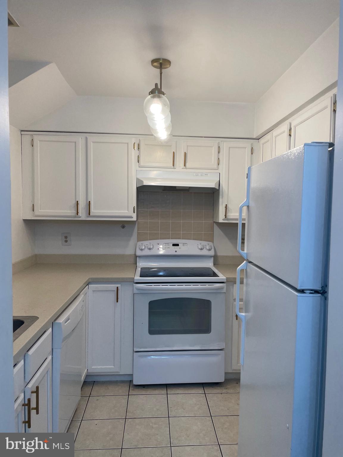 STKBRDGE AT TANGLWD COD - Residential Lease