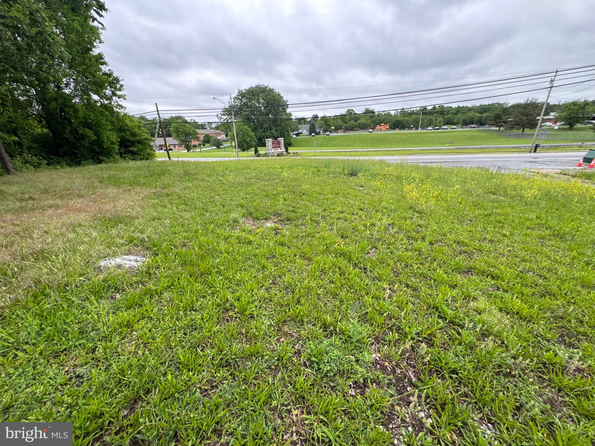 **Prime .286-Acre Lot – Ideal for Commercial Development!**
Perfectly positioned overlooking S. Queen Street, this unrestricted .286-acre lot offers excellent visibility and is ready for immediate development. Whether you're looking to build an office, launch a new business, or invest in your future, this versatile property is full of potential. Don’t miss out—contact us today to explore the possibilities.