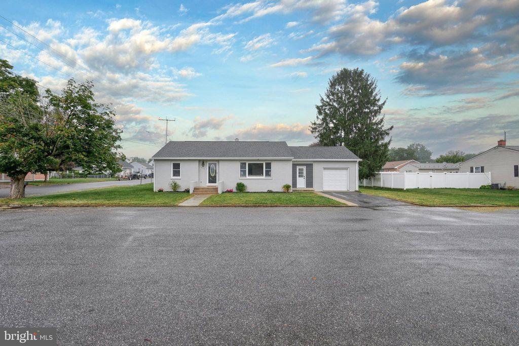 Photo of 611 Prospect Ave, SHIPPENSBURG, PA 17257 (MLS # PAFL2030266)
