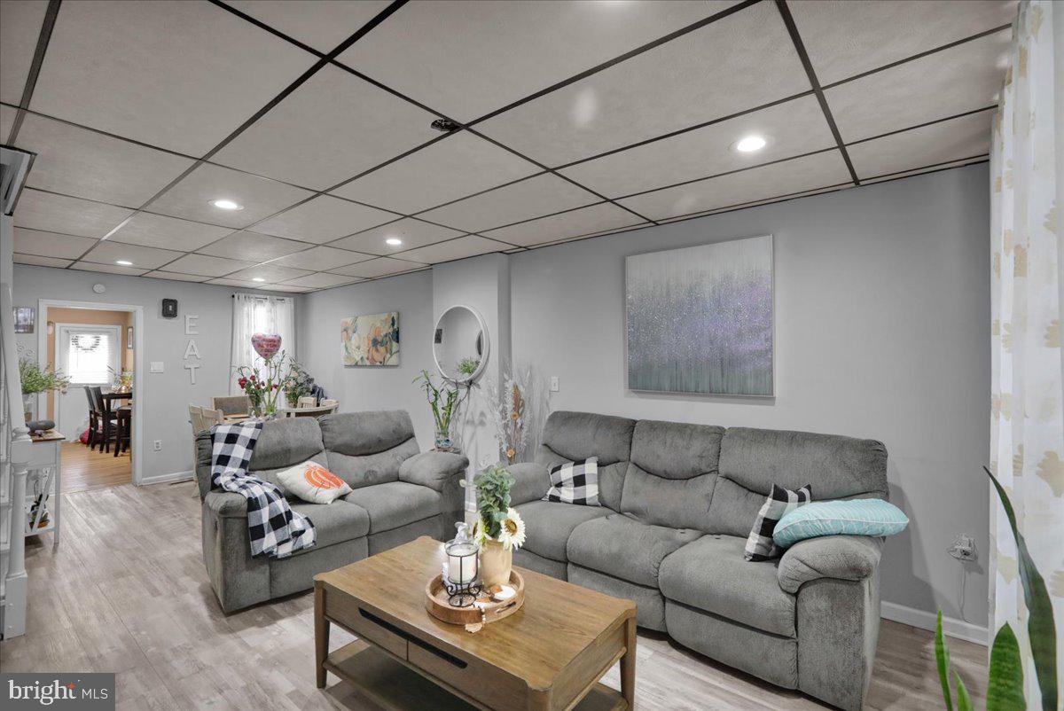 1243 GREENWICH STREET