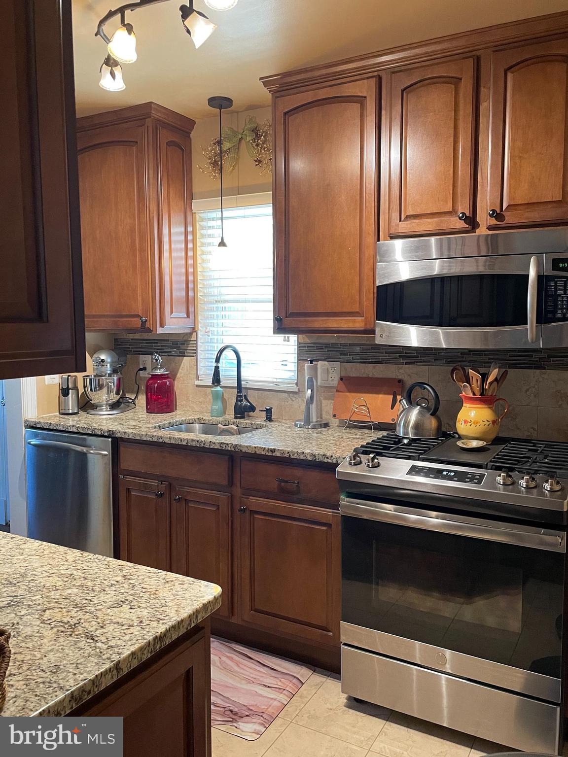 DOUGLAS PARK - Residential Lease