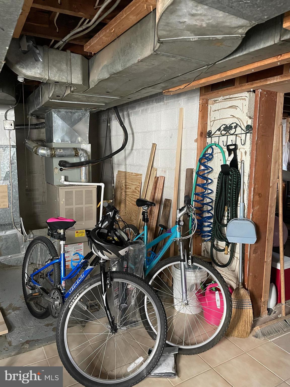 DOUGLAS PARK - Residential Lease