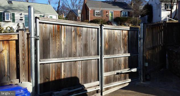 DOUGLAS PARK - Residential Lease