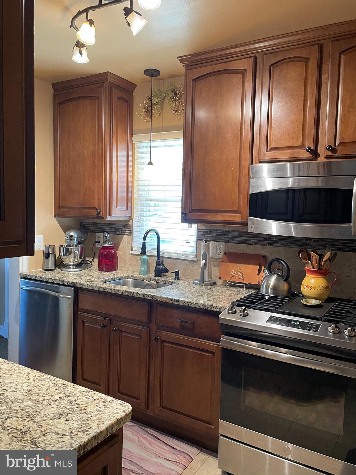 DOUGLAS PARK - Residential Lease