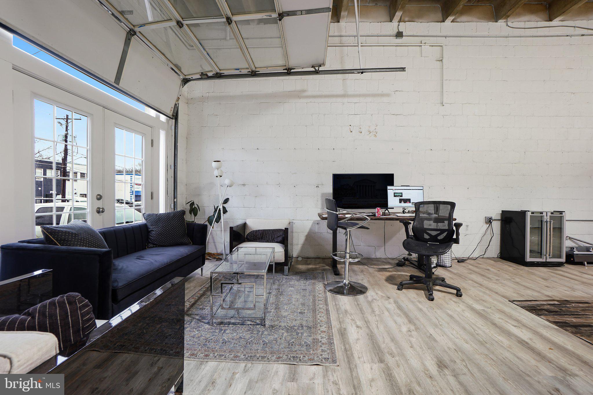 4217 HOWARD AVENUE B