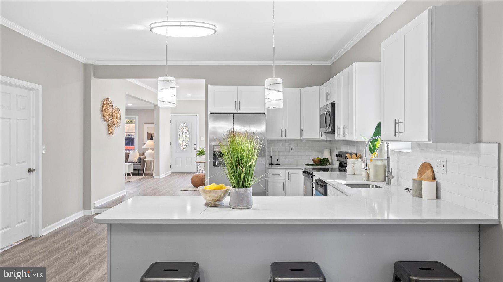 CATONSVILLE MANOR - Residential