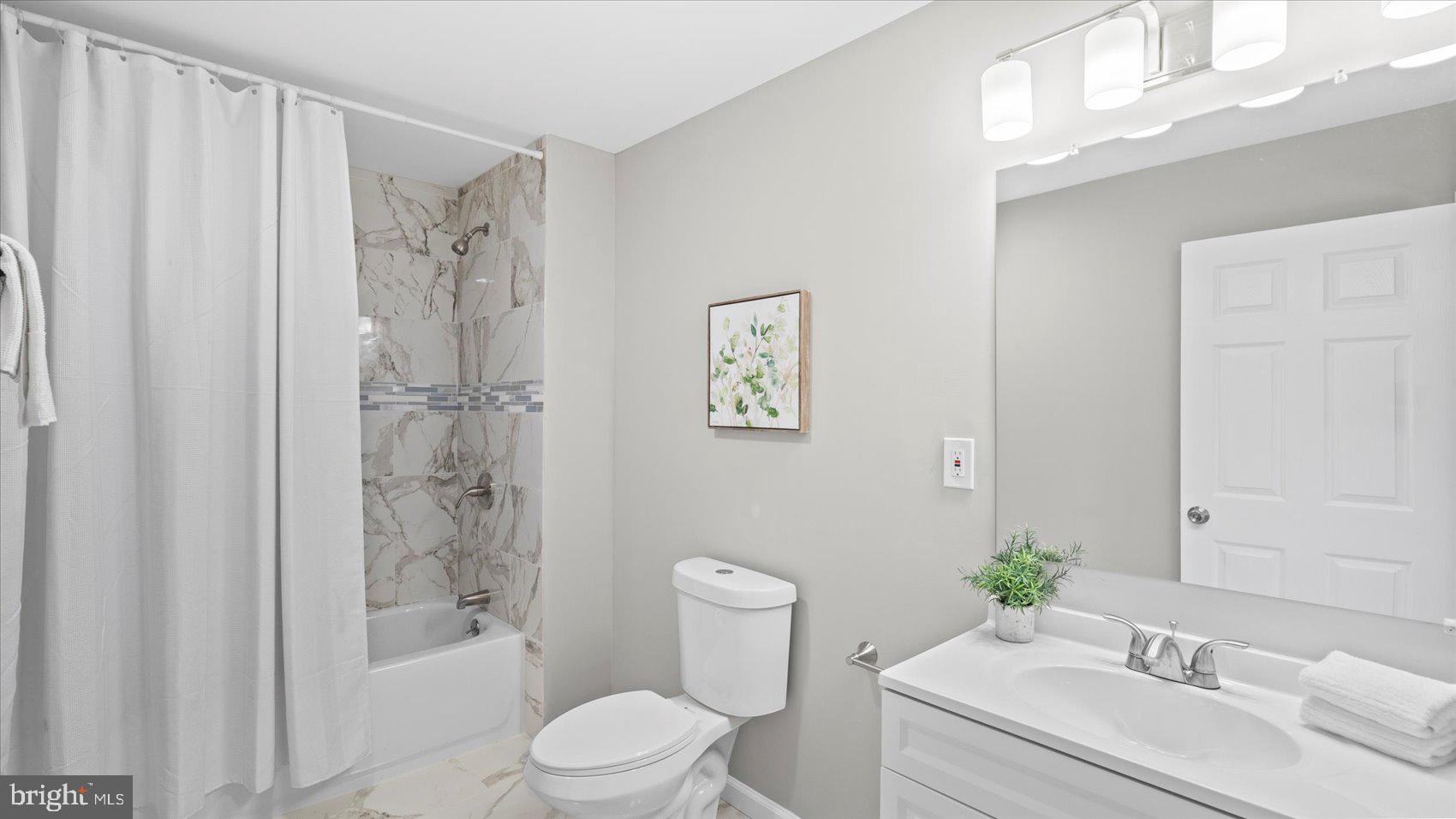 CATONSVILLE MANOR - Residential