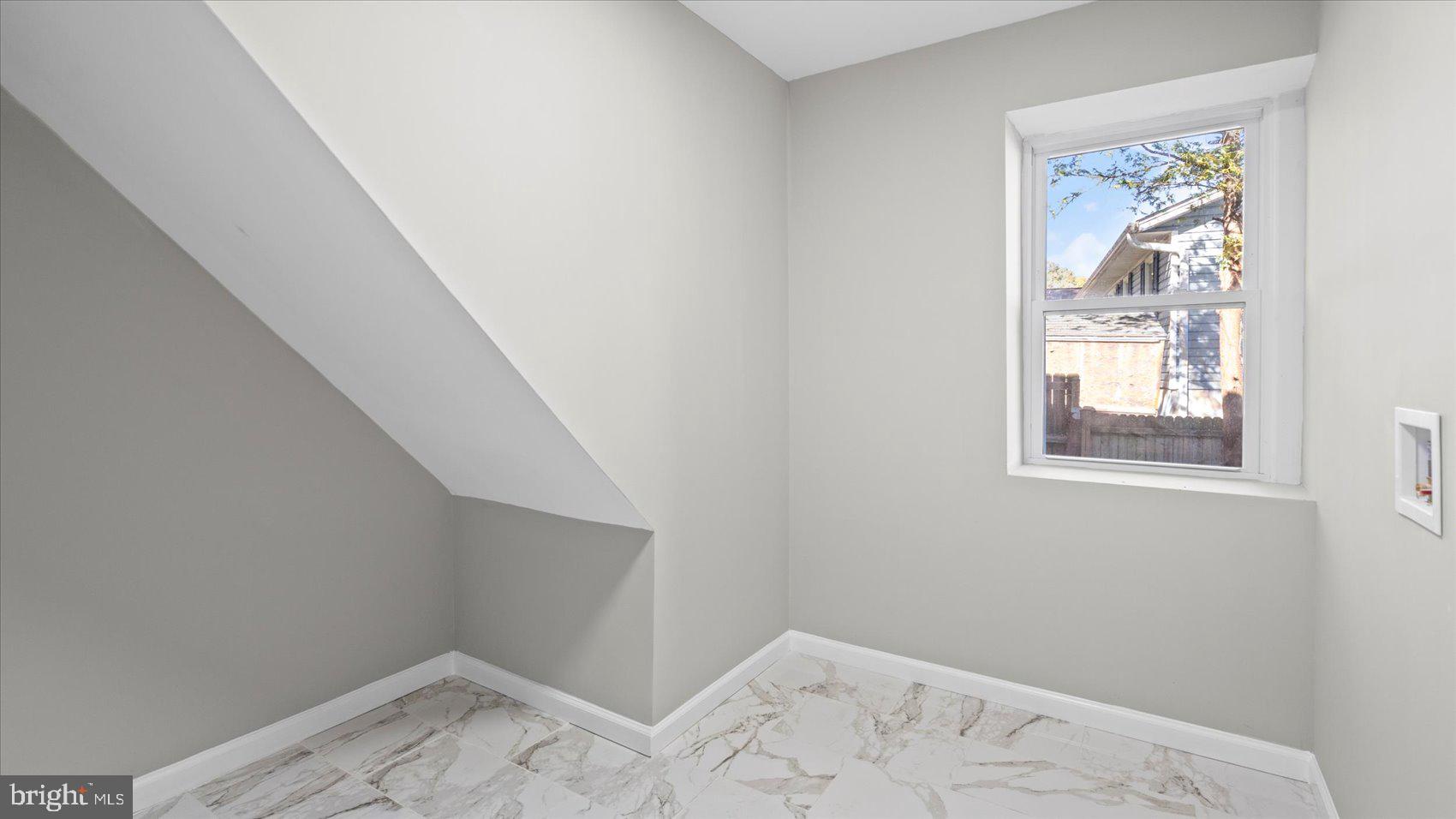 CATONSVILLE MANOR - Residential