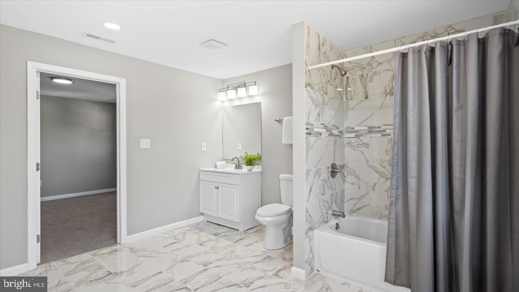 CATONSVILLE MANOR - Residential