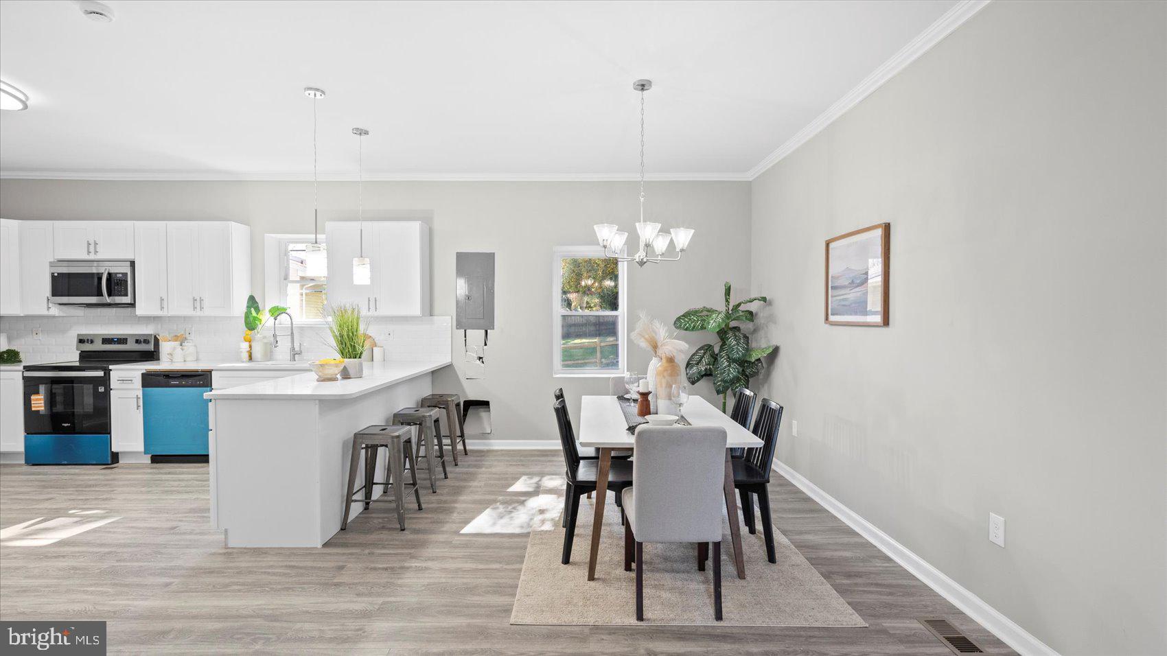 CATONSVILLE MANOR - Residential