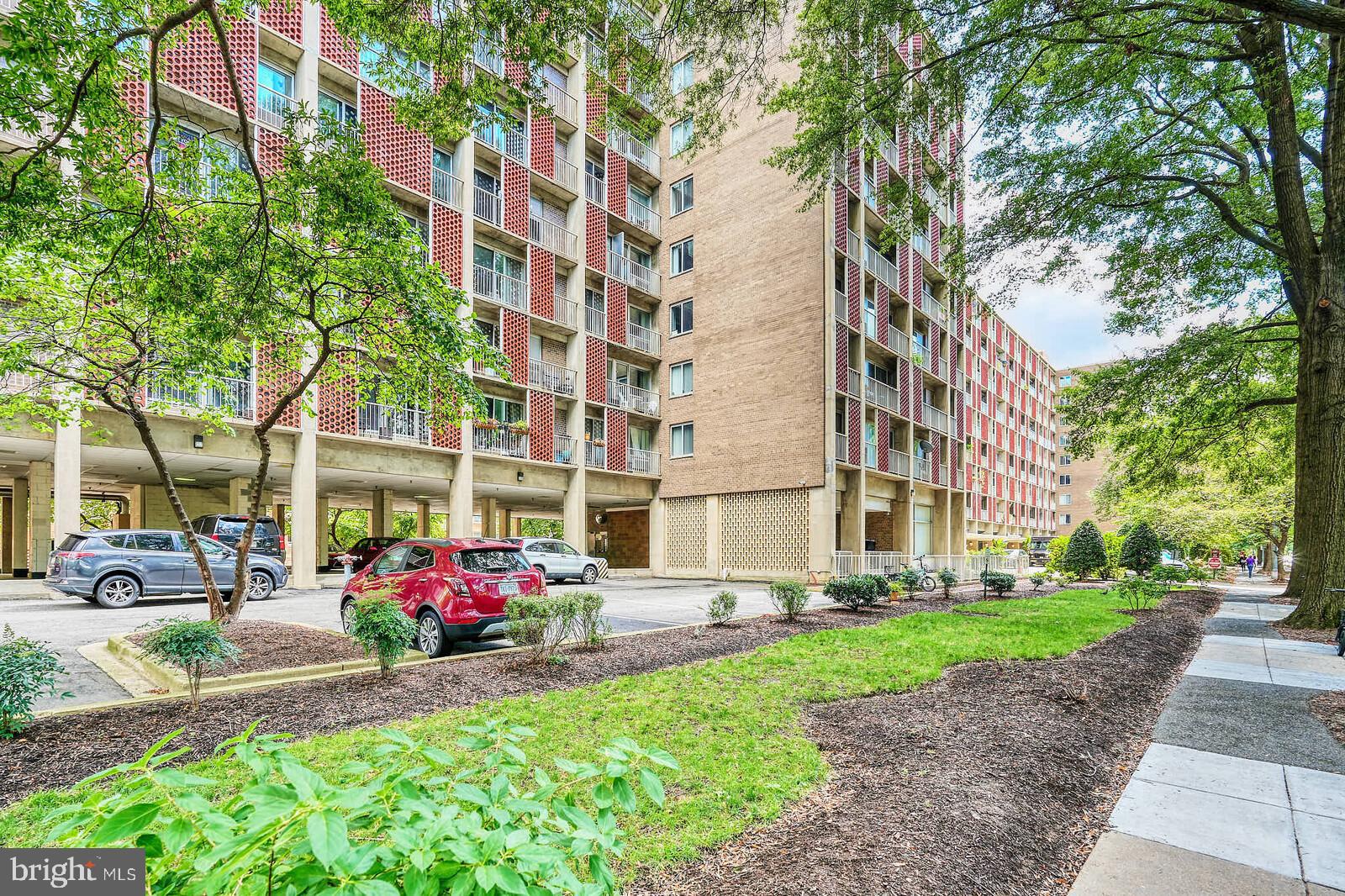 800 4TH STREET SW S623