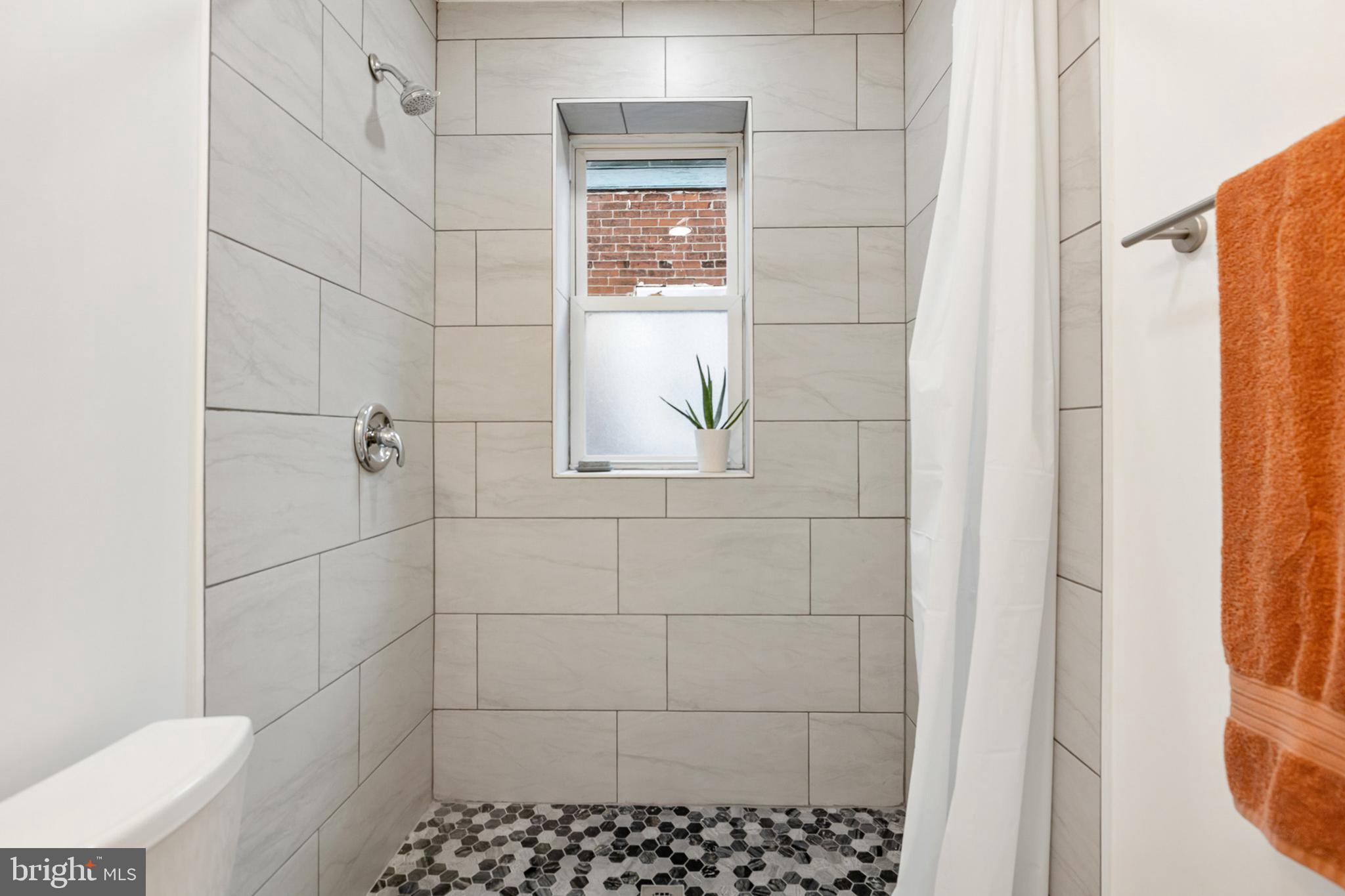 UNIVERSITY CITY - Residential Lease