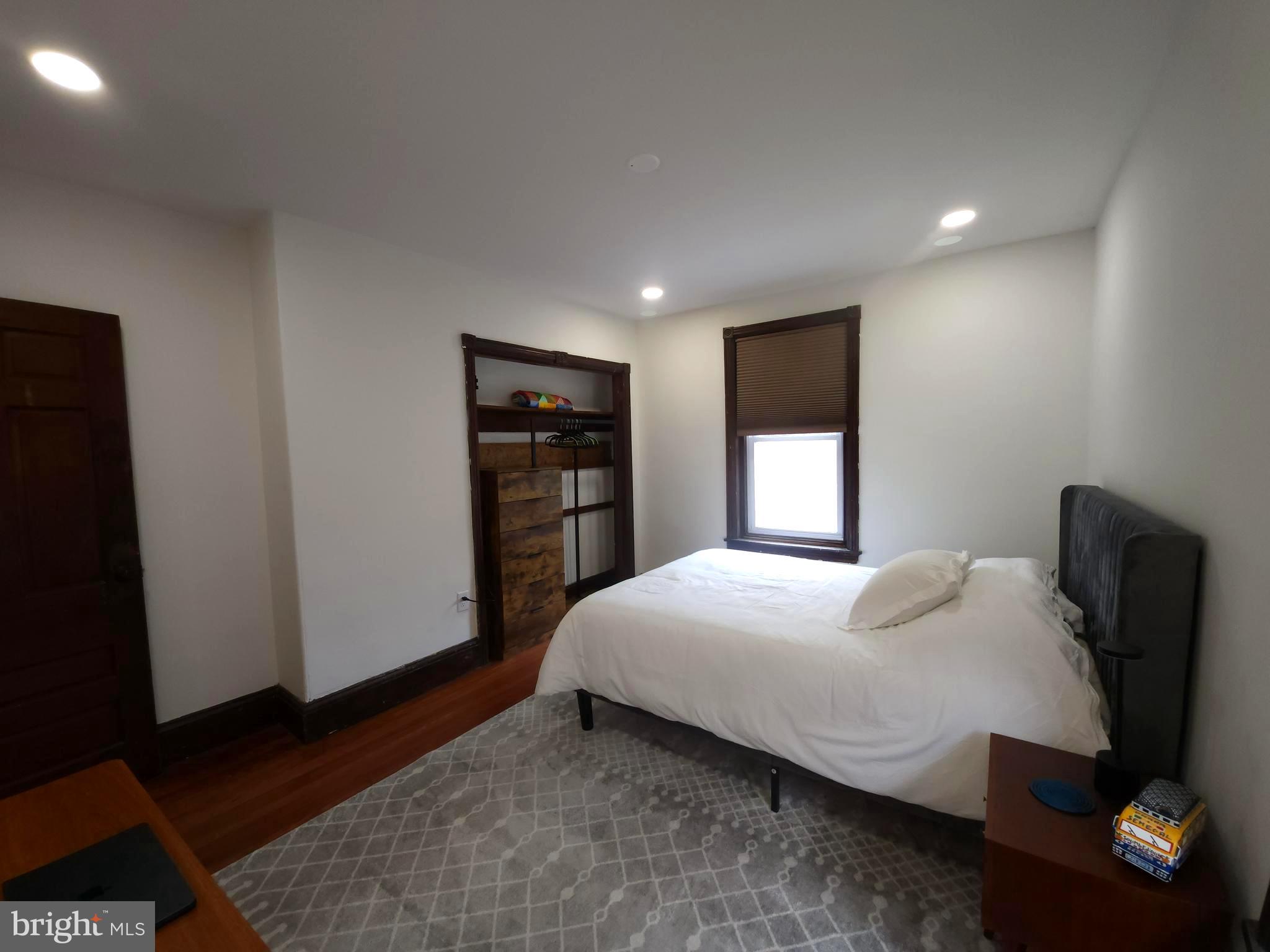 UNIVERSITY CITY - Residential Lease