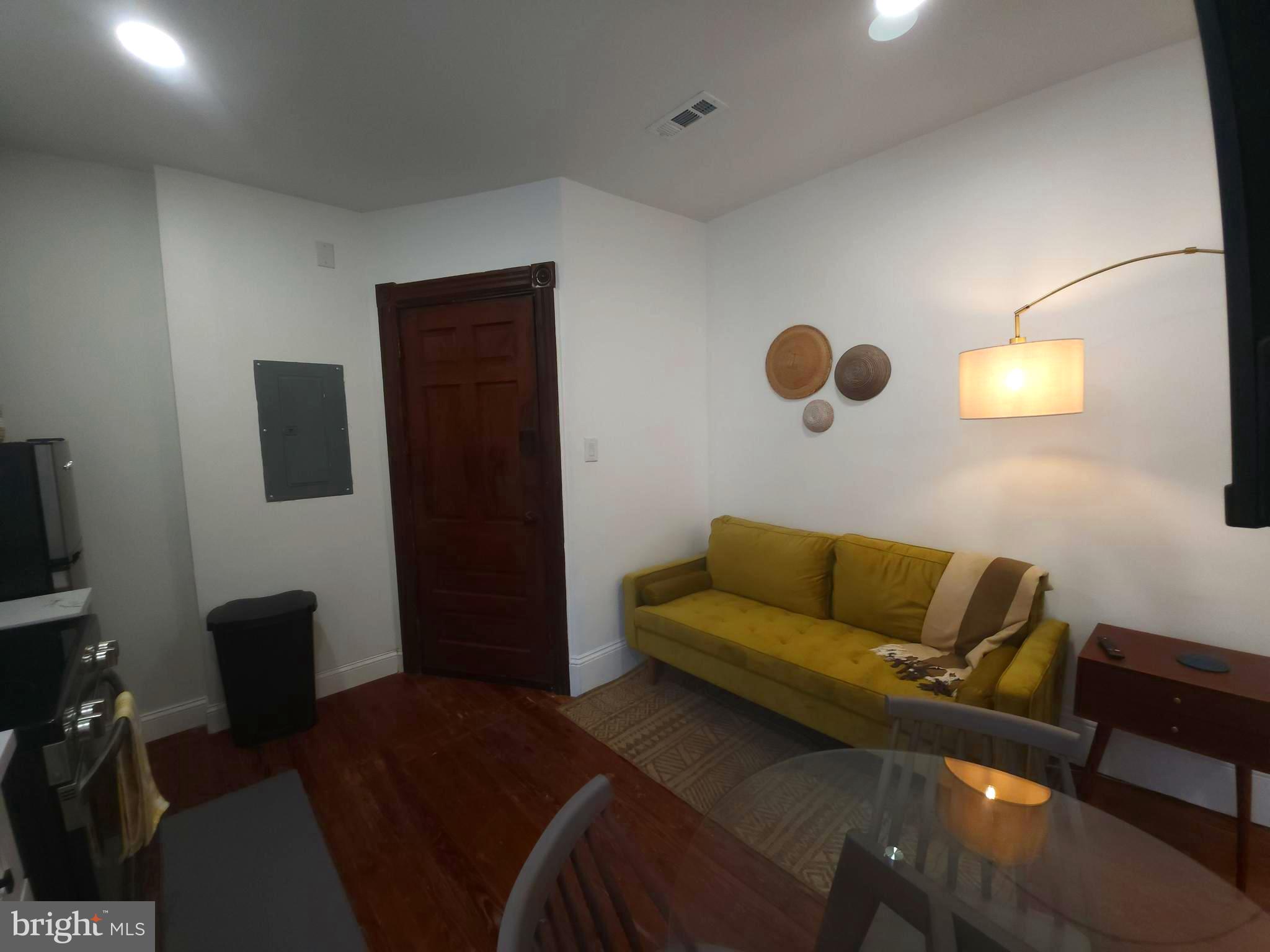 UNIVERSITY CITY - Residential Lease