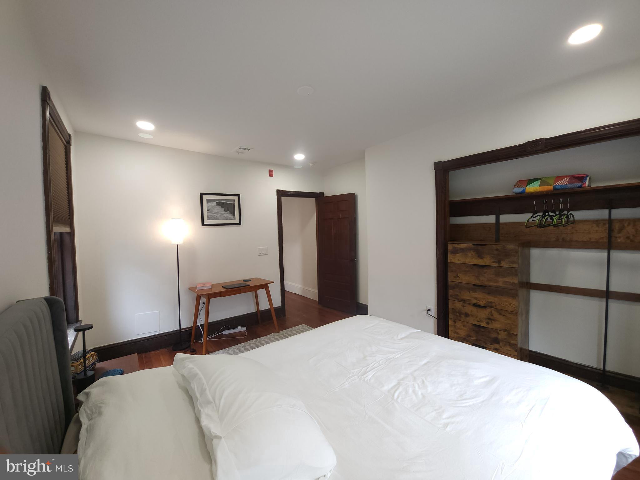 UNIVERSITY CITY - Residential Lease