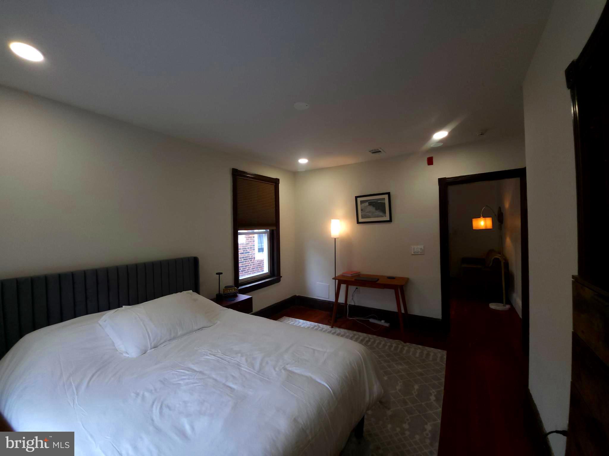 UNIVERSITY CITY - Residential Lease