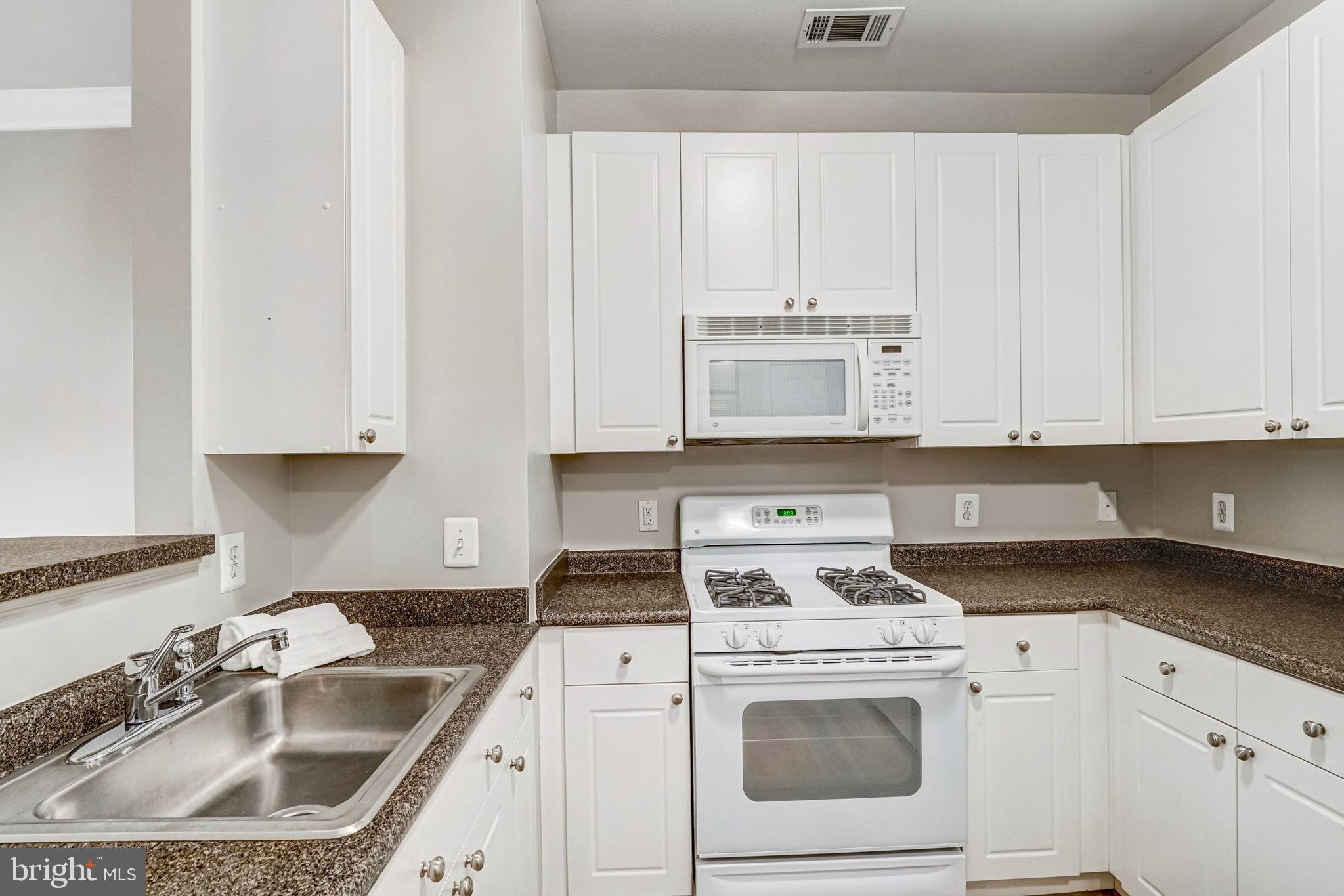 MARQUIS AT VIENNA STATION - Residential