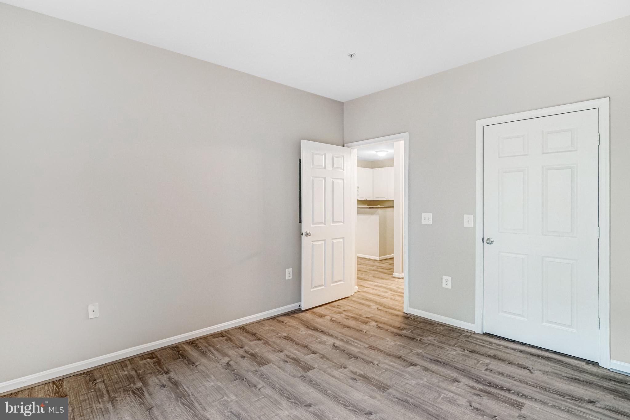 MARQUIS AT VIENNA STATION - Residential