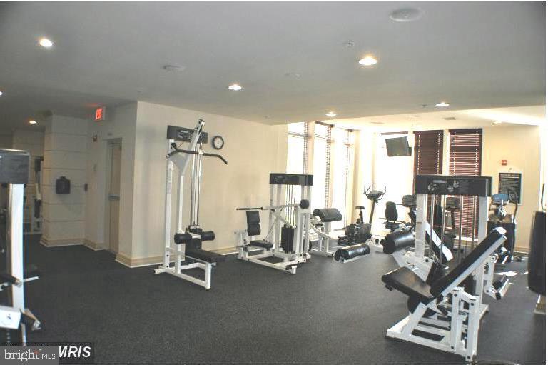 MARQUIS AT VIENNA STATION - Residential