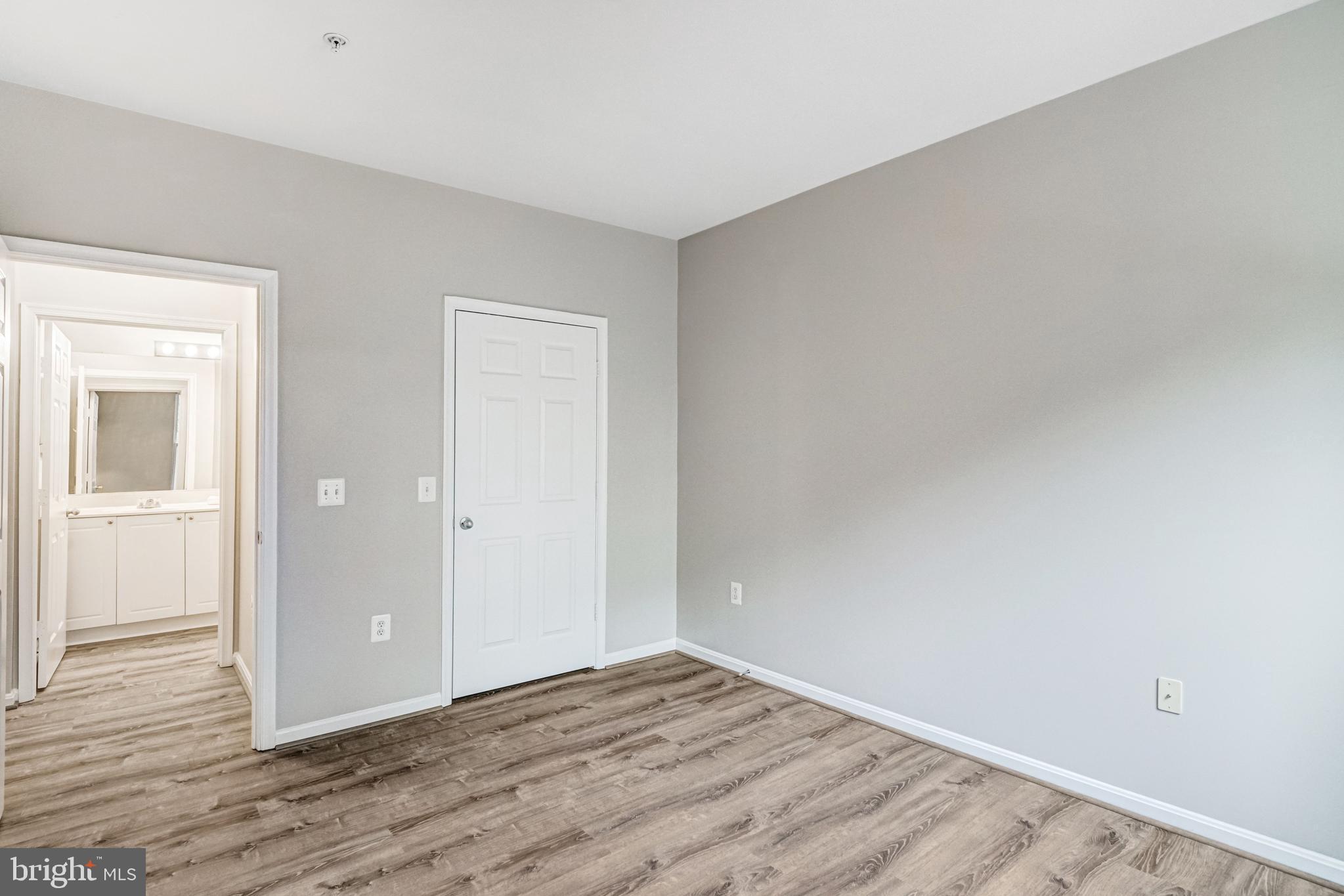 MARQUIS AT VIENNA STATION - Residential