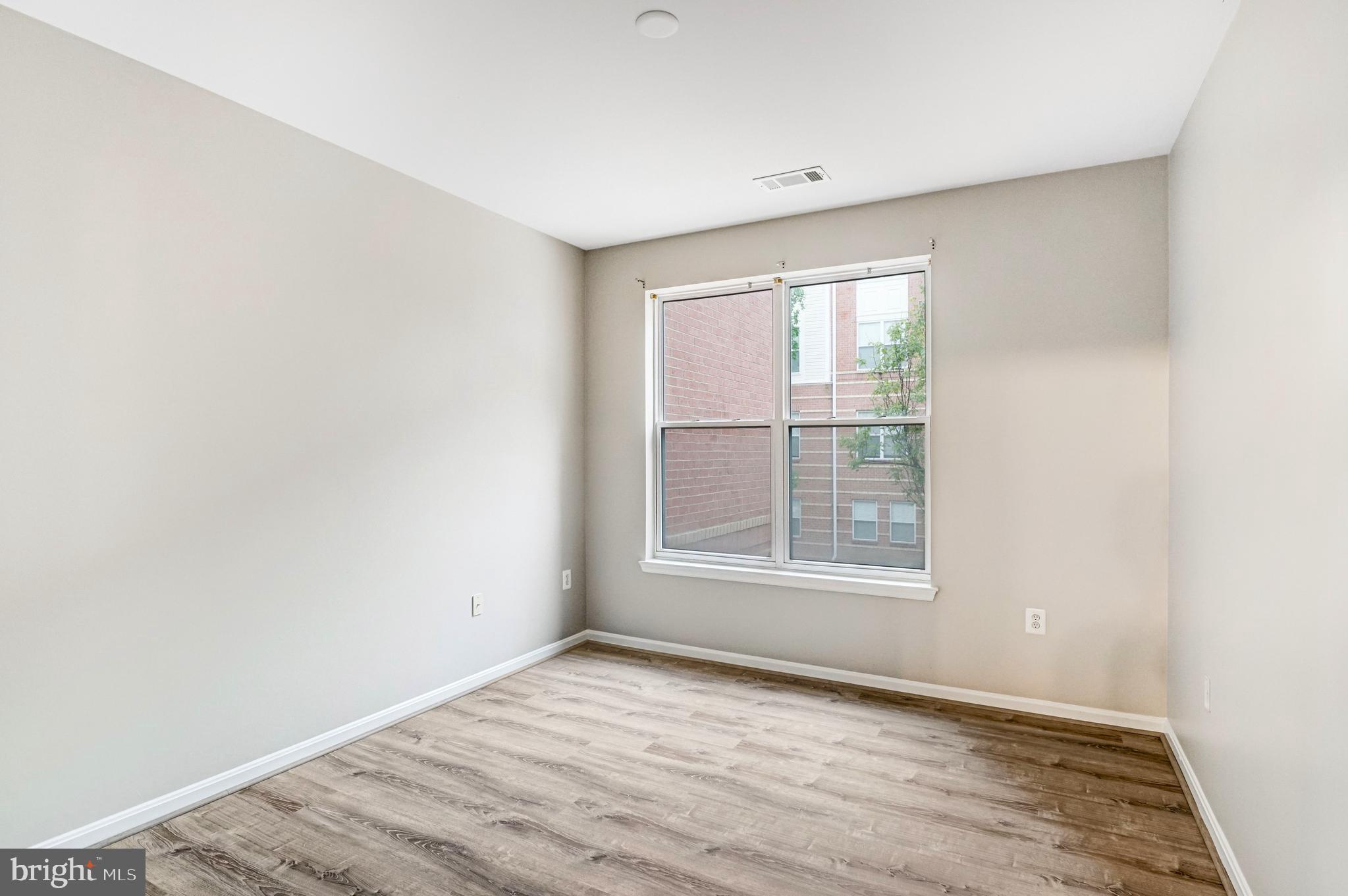 MARQUIS AT VIENNA STATION - Residential
