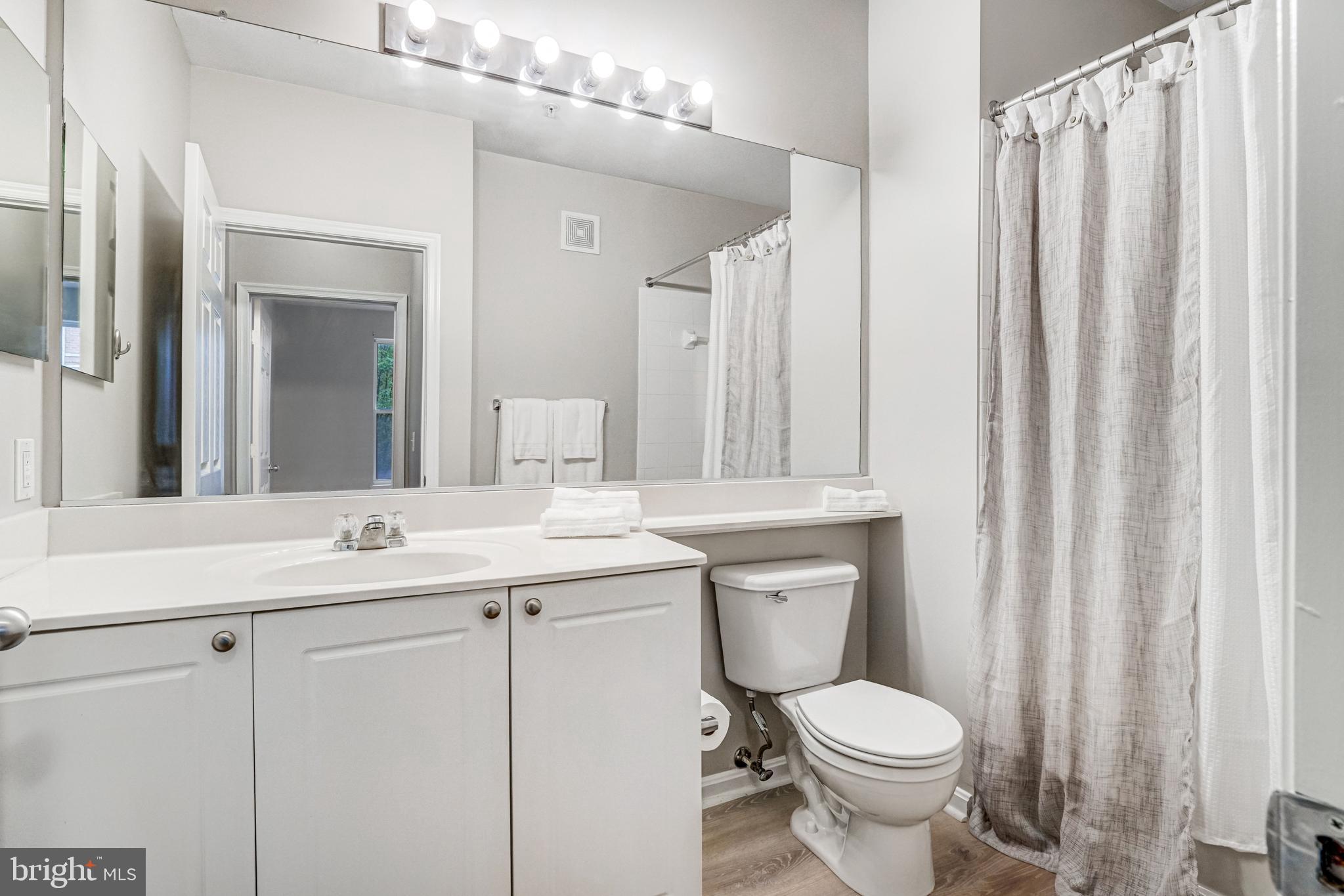 MARQUIS AT VIENNA STATION - Residential
