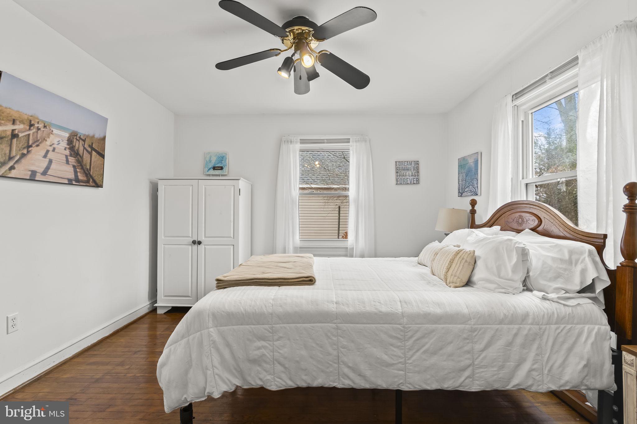 COLONIAL BEACH - Residential