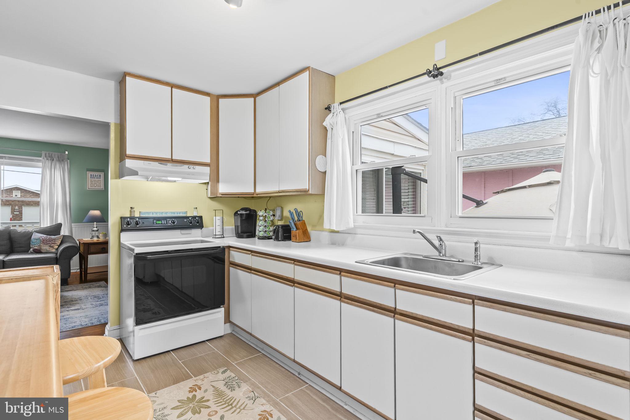 COLONIAL BEACH - Residential