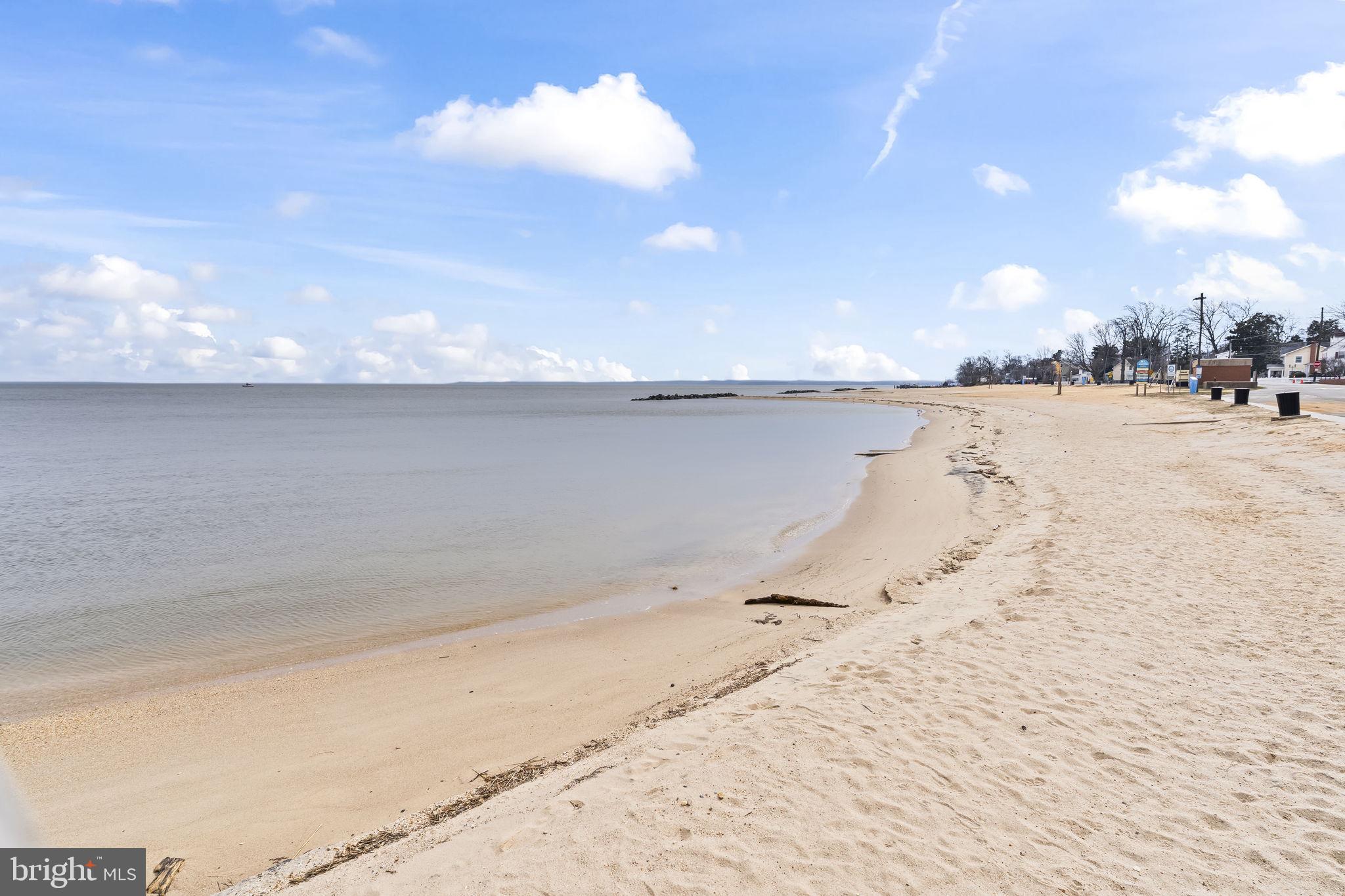 COLONIAL BEACH - Residential