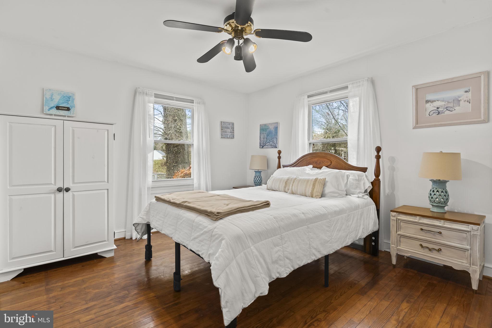 COLONIAL BEACH - Residential