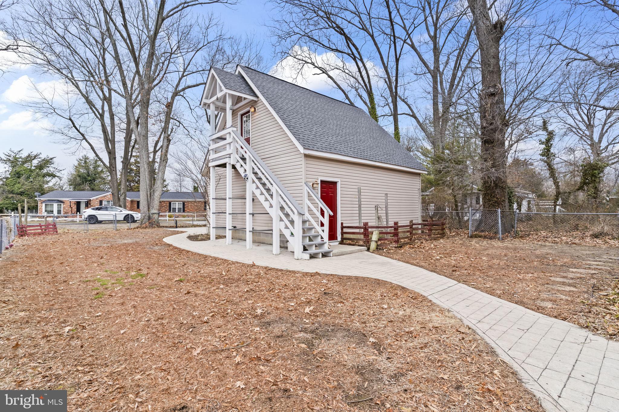 COLONIAL BEACH - Residential