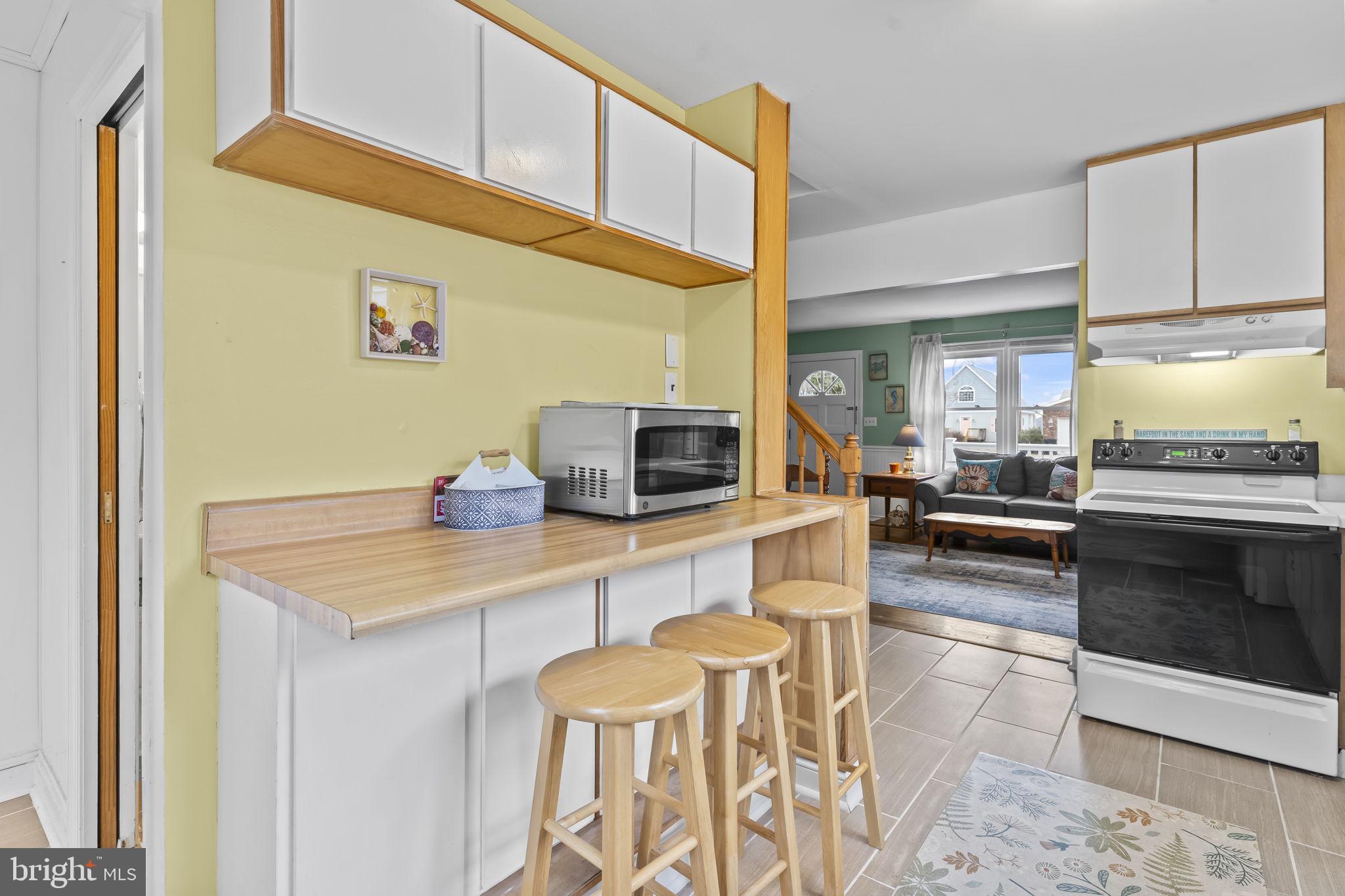 COLONIAL BEACH - Residential