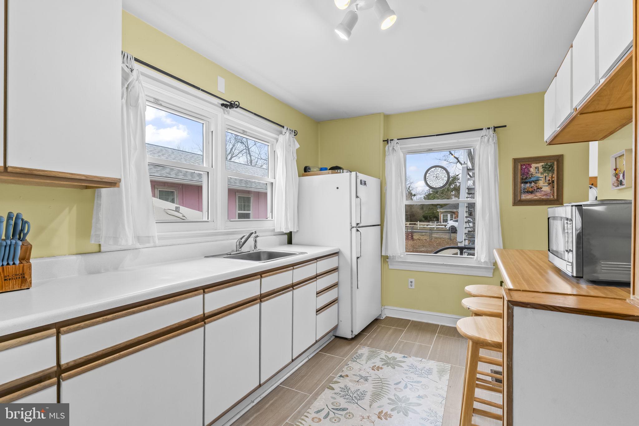 COLONIAL BEACH - Residential