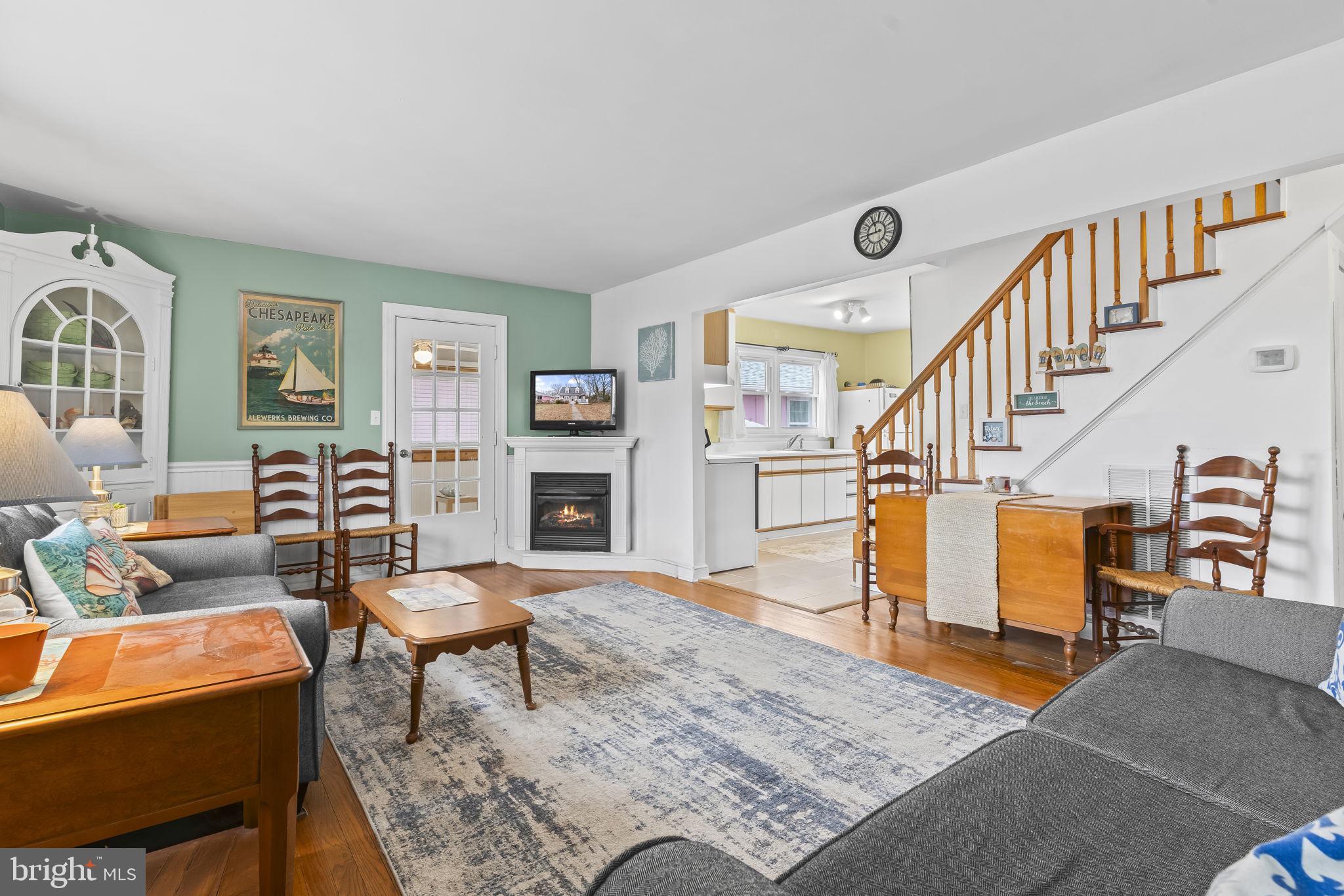 COLONIAL BEACH - Residential