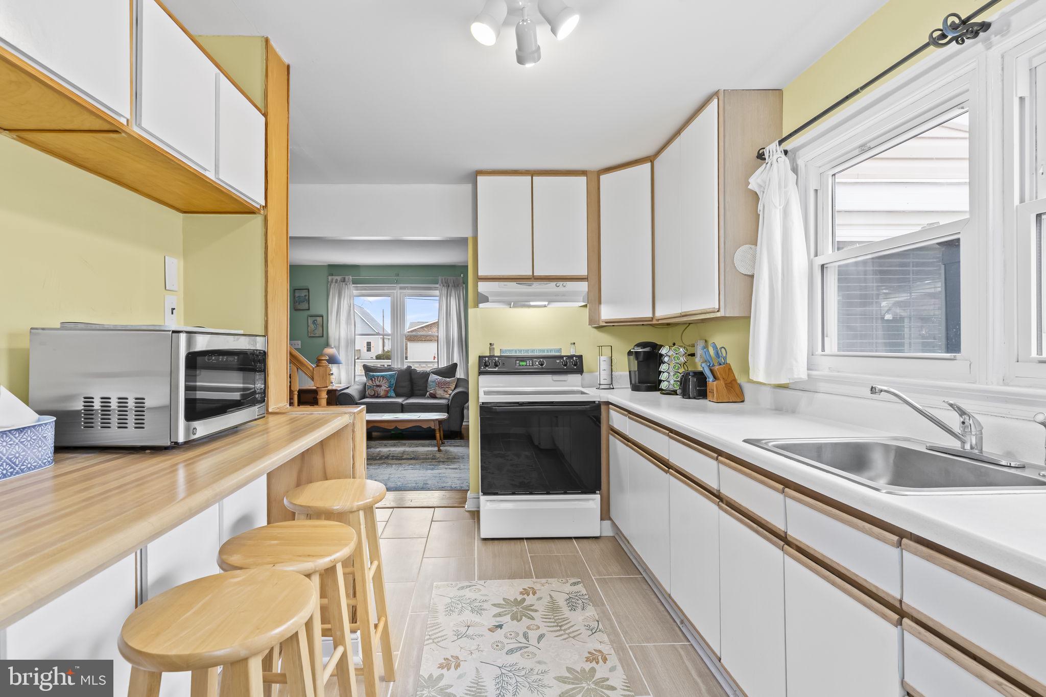 COLONIAL BEACH - Residential