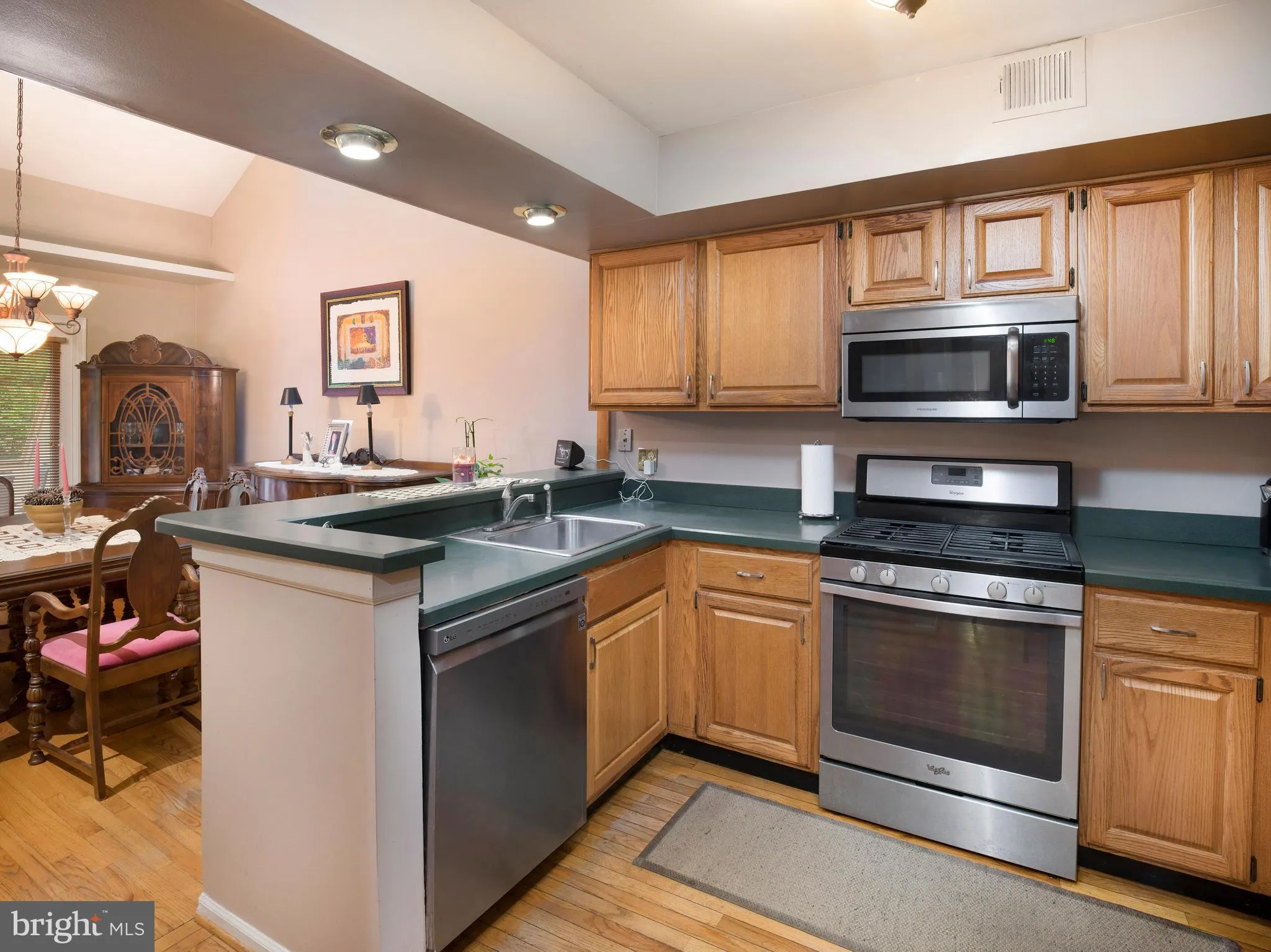 Chesterbrook, Pennsylvania 19087, United States, 2 Bedrooms Bedrooms, ,2 BathroomsBathrooms,Residential,Active,127990