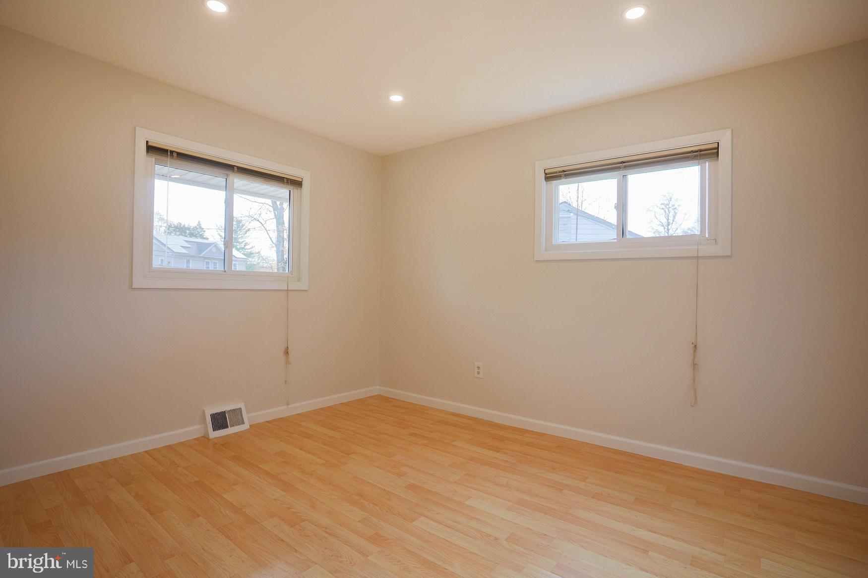 WHEATON WOODS - Residential Lease