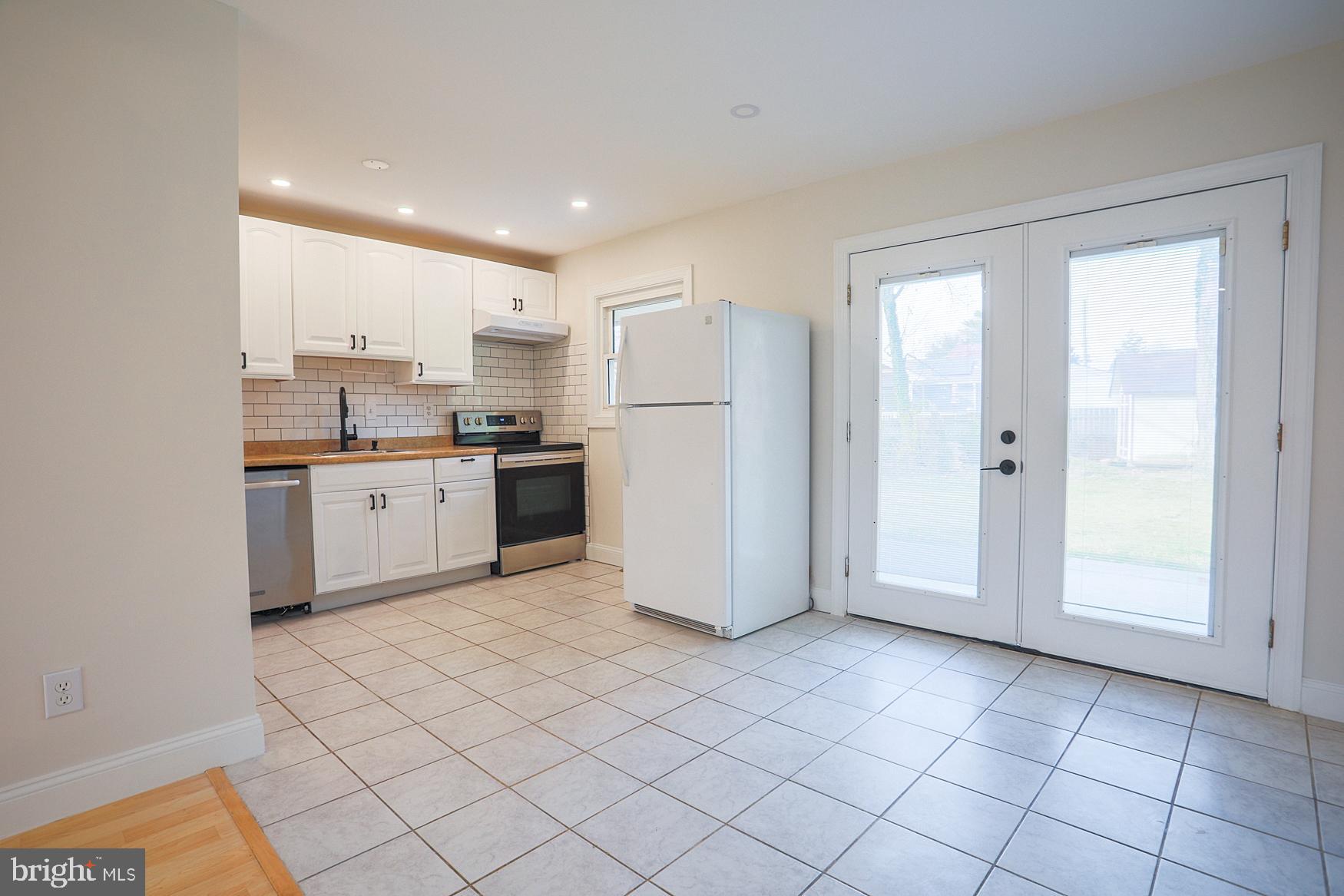 WHEATON WOODS - Residential Lease