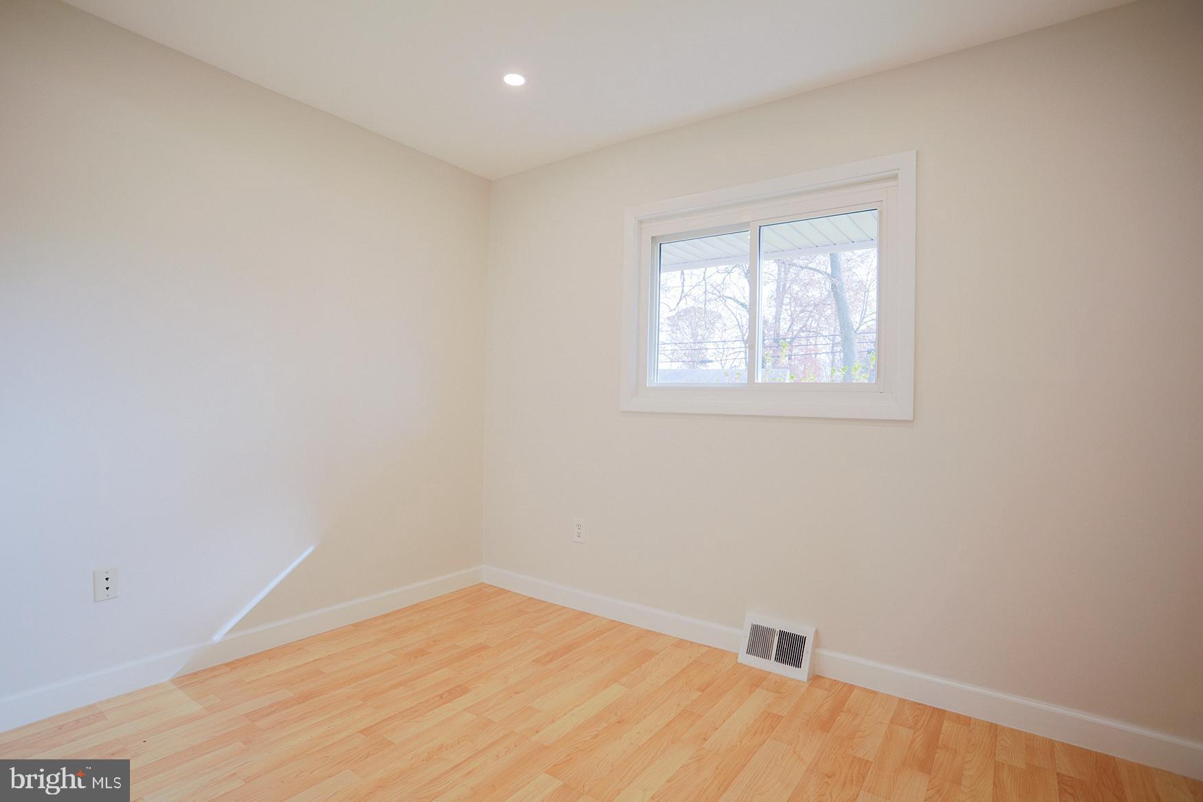 WHEATON WOODS - Residential Lease