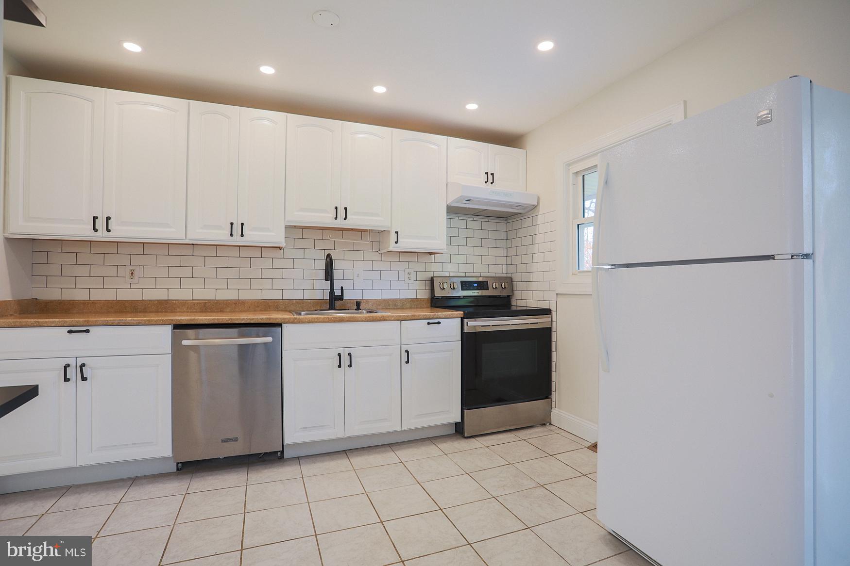 WHEATON WOODS - Residential Lease