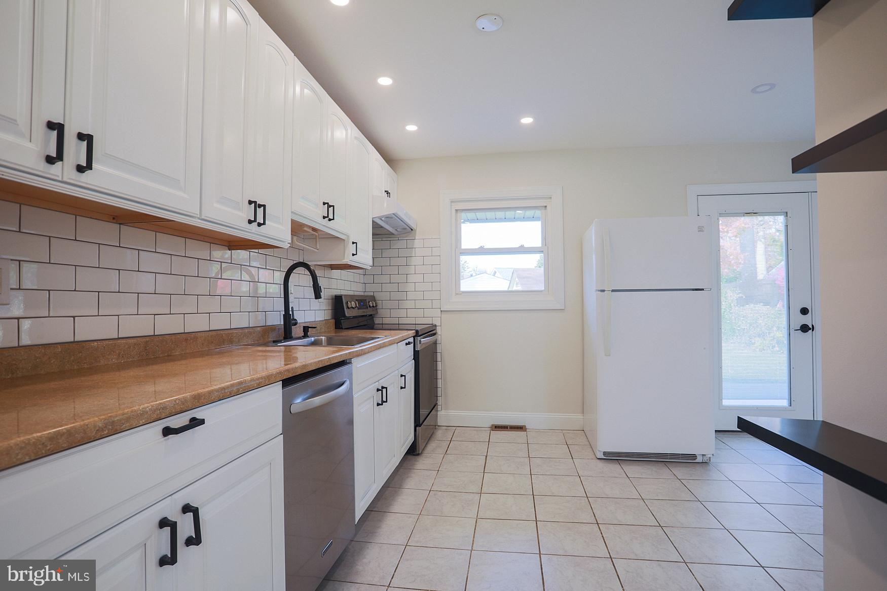 WHEATON WOODS - Residential Lease