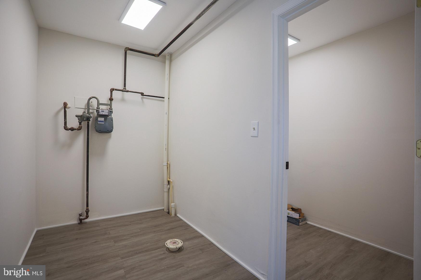 WHEATON WOODS - Residential Lease