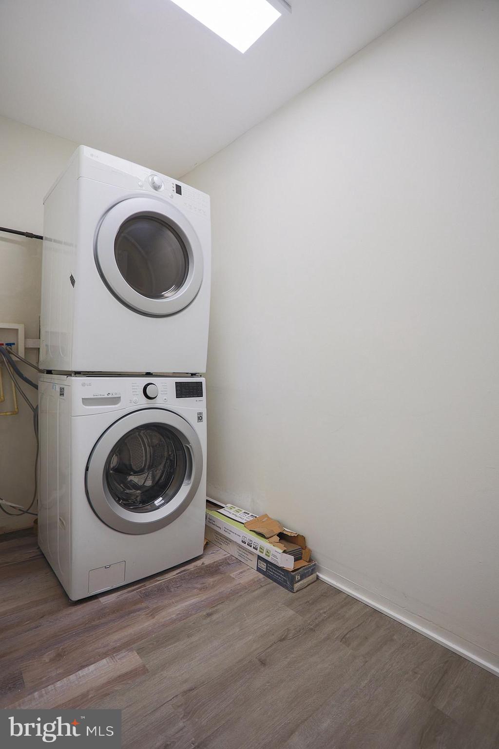 WHEATON WOODS - Residential Lease