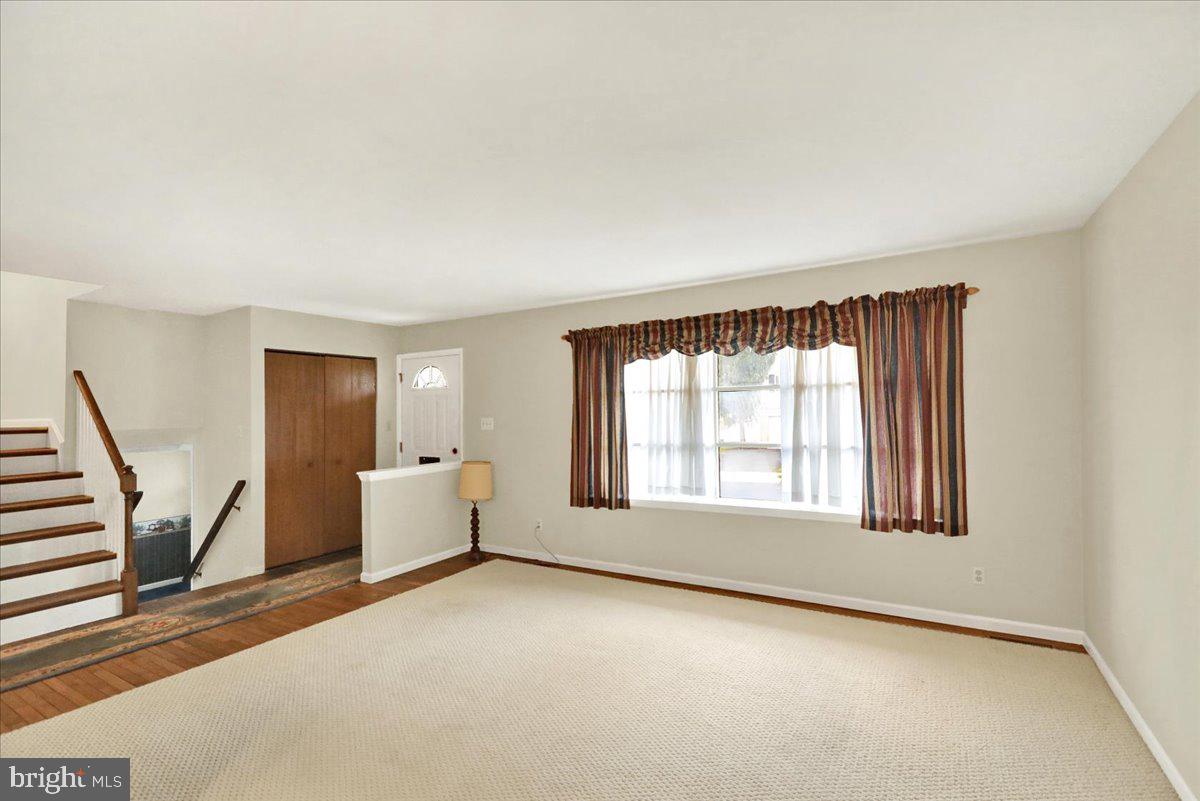 WHITFIELD - Residential