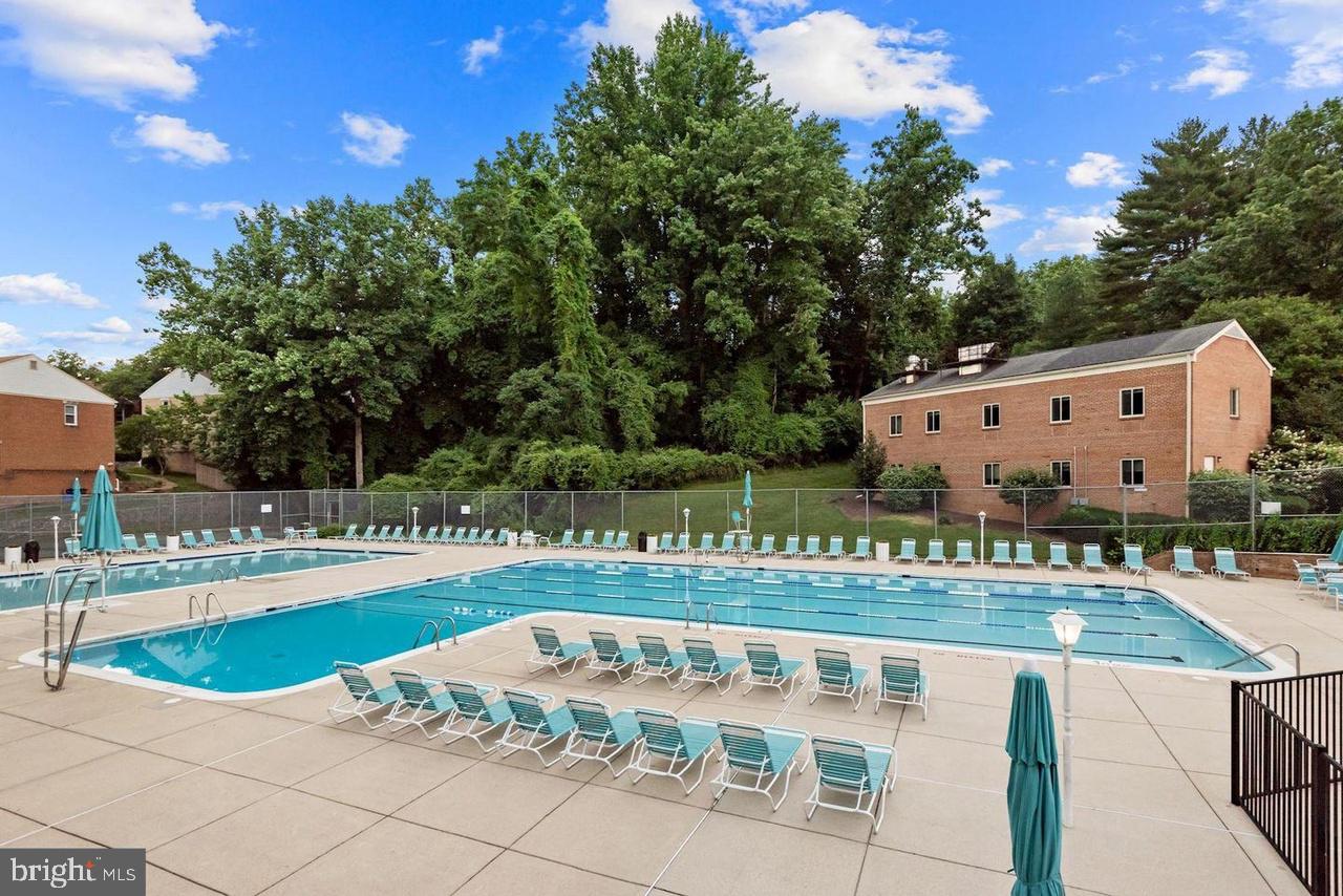 PARKSIDE CONDOMINIUMS - Residential Lease