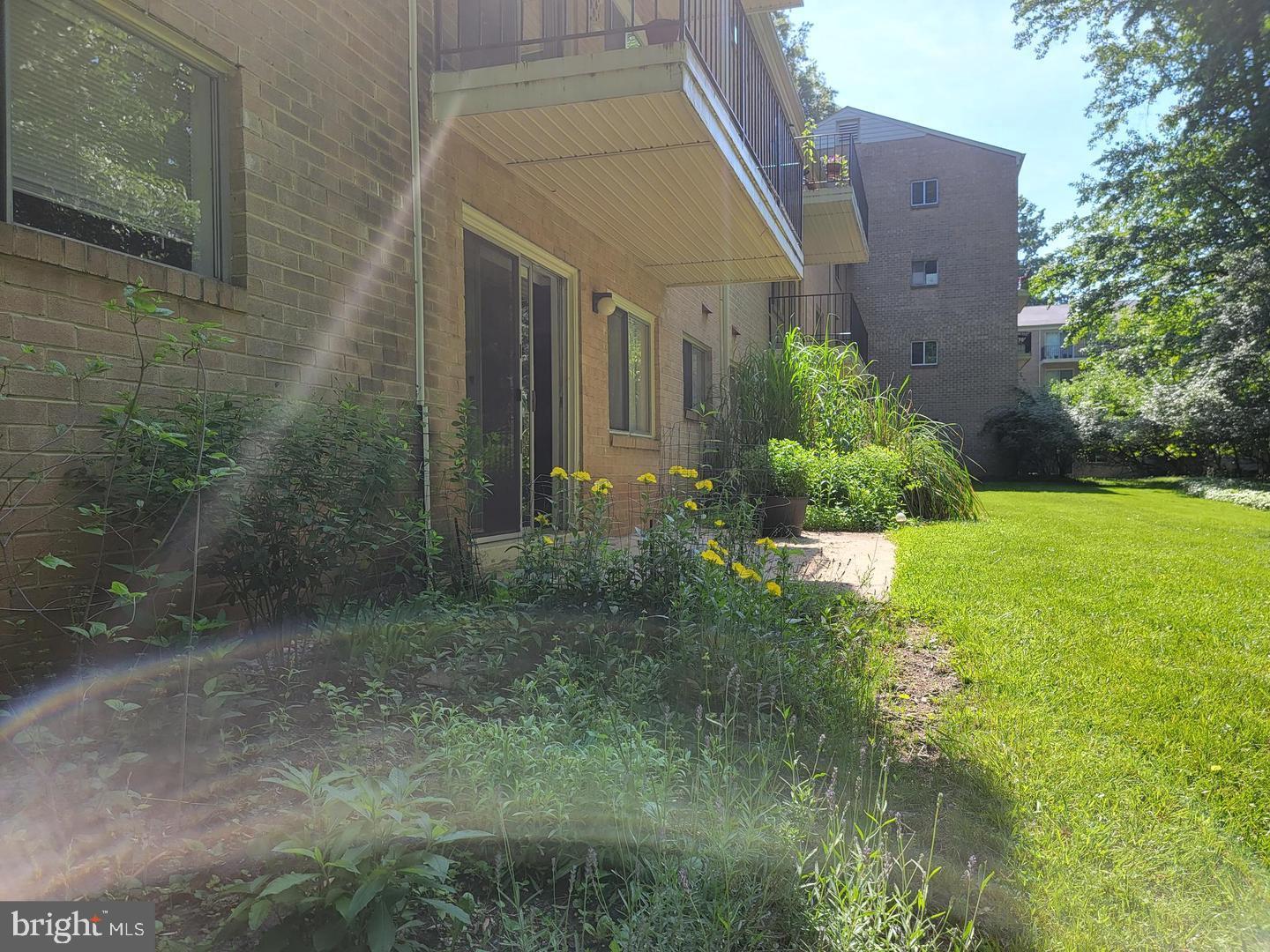 PARKSIDE CONDOMINIUMS - Residential Lease