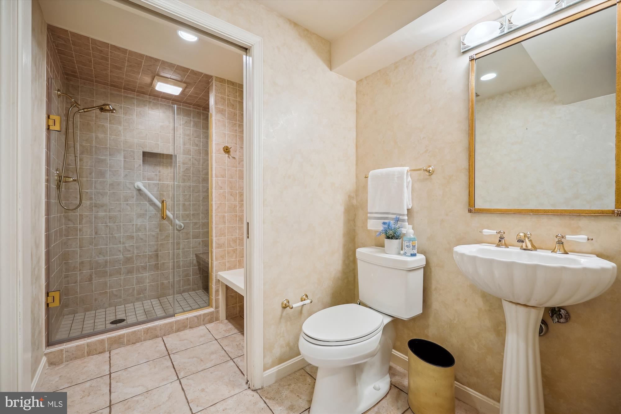 OLD FARM - Residential